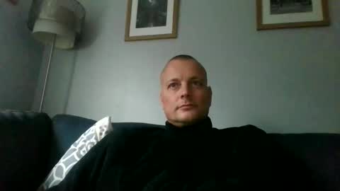 Snapshot of rotunda1874 chatting on 11/09/25, 02:37 rotunda1874 online show from 11/09/25, 02:37