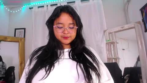 Snapshot of rous_25 chatting on 05/07/26, 02:17 rous_25 online show from 05/07/26, 02:17