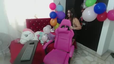 Snapshot of rous_kinky chatting on 04/26/26, 04:26 rous_kinky online show from 04/26/26, 04:26