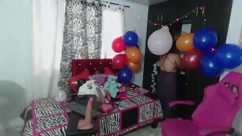 Snapshot of rous_kinky chatting on 04/29/26, 06:03 rous_kinky online show from 04/29/26, 06:03