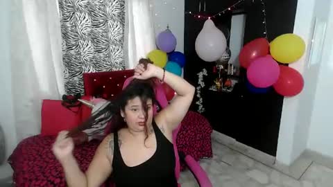 Snapshot of rous_kinky chatting on 06/10/26, 01:21 rous_kinky online show from 06/10/26, 01:21