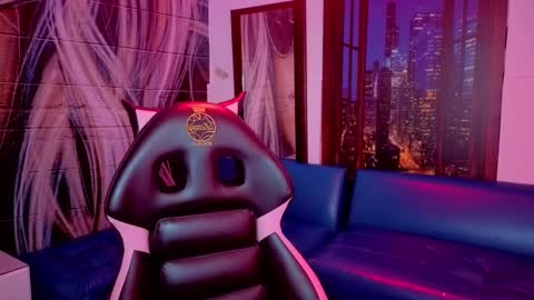 rouse darkk online show from 09/18/25, 05:09