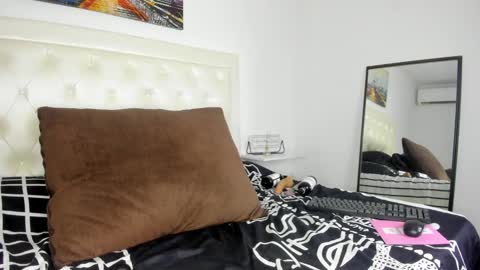 rouse_sexy_hotxx77 online show from 11/09/25, 01:26