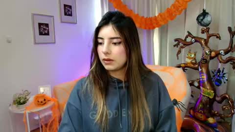 Rousee online show from 10/23/25, 01:32