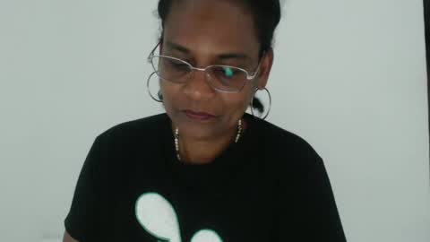 luxa online show from 10/28/25, 07:49