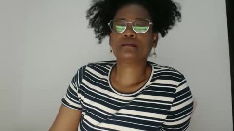 luxa online show from 11/06/25, 12:44