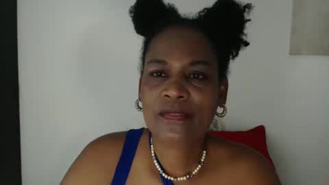 luxa online show from 05/25/26, 01:06