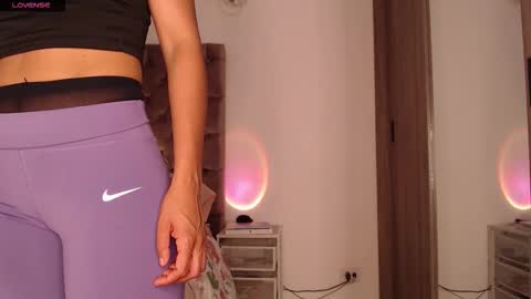 Rouss marie henao  online show from 02/13/26, 02:02