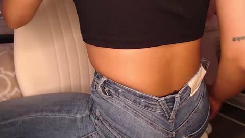 Rouss marie henao  online show from 03/17/26, 06:00