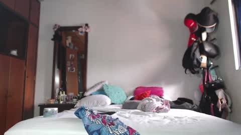 Snapshot of rousse_ellise1 chatting on 03/02/25, 07:45 rousse online show from 03/02/25, 07:45