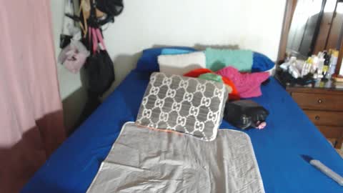 Snapshot of rousse_ellise1 chatting on 10/17/25, 03:53 rousse online show from 10/17/25, 03:53