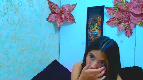 rousse_violet online show from 01/29/25, 12:01