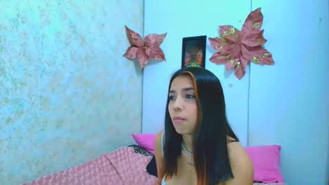 rousse_violet online show from 02/11/25, 11:44