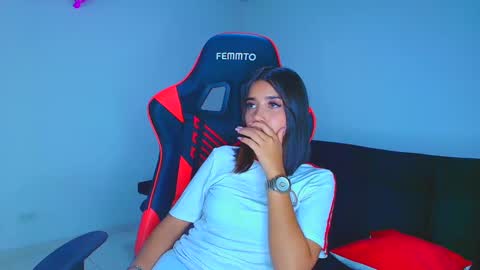 rousse_violet online show from 09/09/25, 11:15