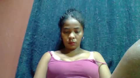 Snapshot of rovaelyah chatting on 09/27/25, 03:39 rovaelyah online show from 09/27/25, 03:39