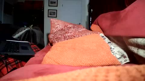 rowa987161 online show from 04/04/26, 11:40