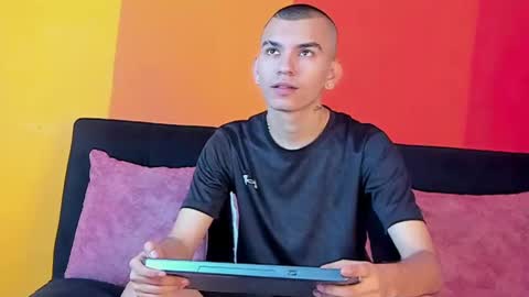 Snapshot of rowancley chatting on 09/26/25, 11:58 Rowan online show from 09/26/25, 11:58