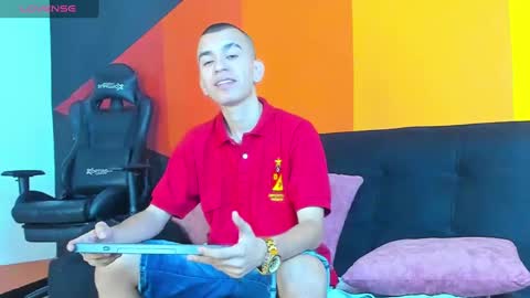 Snapshot of rowancley chatting on 09/27/25, 12:21 Rowan online show from 09/27/25, 12:21