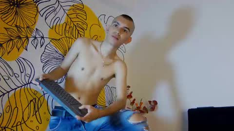 Snapshot of rowancley chatting on 10/08/25, 12:14 Rowan online show from 10/08/25, 12:14