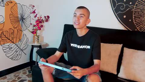 Snapshot of rowancley chatting on 10/10/25, 12:15 Rowan online show from 10/10/25, 12:15