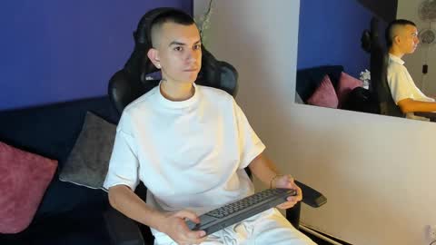 Snapshot of rowancley chatting on 11/11/25, 11:21 Rowan online show from 11/11/25, 11:21