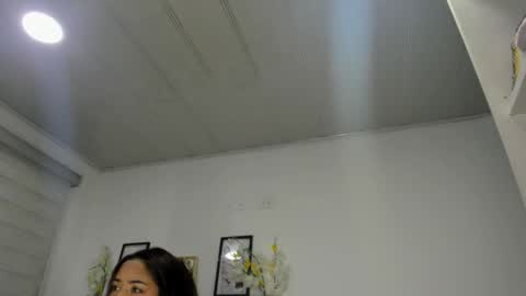 Snapshot of roxan_ne chatting on 12/31/24, 02:08 Roxx online show from 12/31/24, 02:08