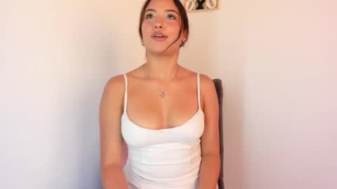 Snapshot of roxan_ne chatting on 03/10/25, 07:18 Roxx online show from 03/10/25, 07:18