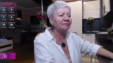 Roxana online show from 11/14/25, 01:32