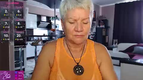 Snapshot of roxana_brooks chatting on 06/19/26, 02:54 Roxana online show from 06/19/26, 02:54