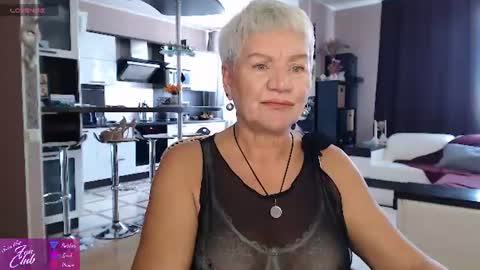 Snapshot of roxana_brooks chatting on 06/20/26, 01:25 Roxana online show from 06/20/26, 01:25