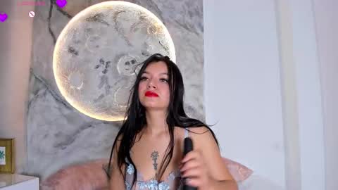 roxanaborns online show from 11/20/25, 01:11