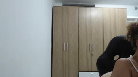 Roxana online show from 10/26/25, 03:45