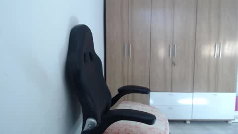 Roxana online show from 11/21/25, 07:01