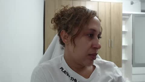 Roxana online show from 11/25/25, 10:54