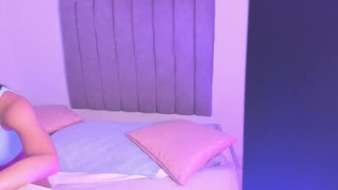 Roxane online show from 12/05/25, 12:14