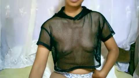 roxanne_98 online show from 01/18/25, 02:47