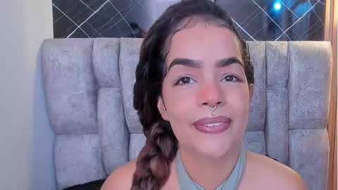 Snapshot of roxanne_dl chatting on 09/30/25, 12:32 Roxanna online show from 09/30/25, 12:32