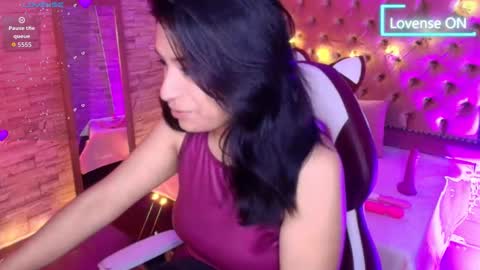 roxanne_han online show from 11/03/25, 11:44