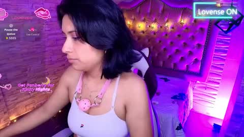 roxanne_han online show from 11/28/25, 11:46