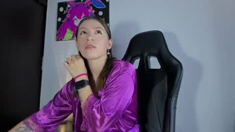 Snapshot of roxanne_jones1 chatting on 07/02/26, 06:36 roxanne online show from 07/02/26, 06:36