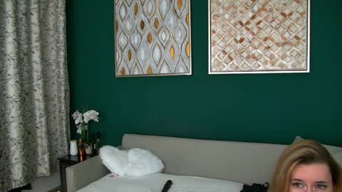 Snapshot of roxanne_joy chatting on 02/22/26, 05:19 Roxanne online show from 02/22/26, 05:19