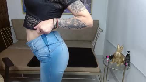 Roxanne online show from 11/04/25, 08:08