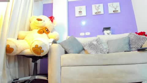 Roxanne evans   Schedule 700 -1400GTM-5 online show from 02/19/25, 01:28