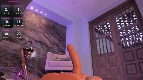 Roxanne Hill  online show from 04/01/26, 01:41