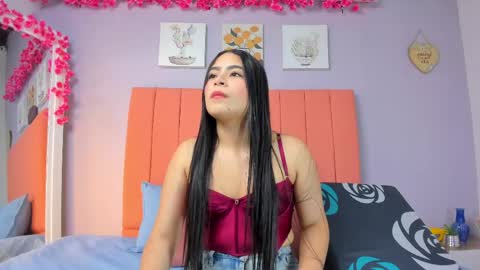 Snapshot of roxanneowens chatting on 04/21/26, 12:11 Juliana 3 online show from 04/21/26, 12:11
