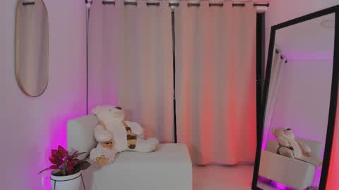  R O X I E  online show from 10/19/25, 04:35