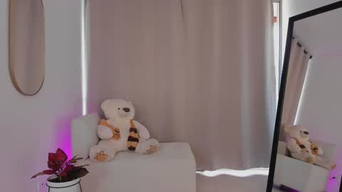  R O X I E  online show from 10/19/25, 07:58