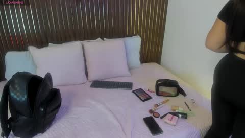 Roxie  online show from 10/16/25, 12:06