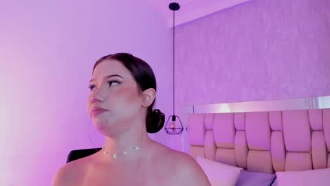 Snapshot of roxie_summers chatting on 01/05/25, 07:17 Roxie online show from 01/05/25, 07:17