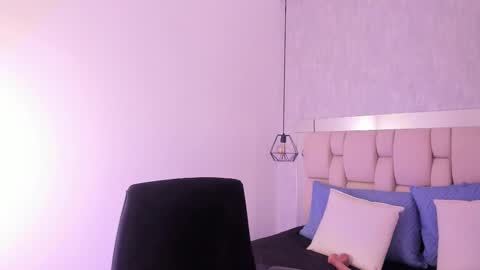 Snapshot of roxie_summers chatting on 01/23/25, 02:02 Roxie online show from 01/23/25, 02:02